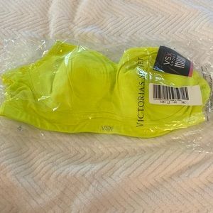 Victoria’s Secret VSX angel sport bra 38C